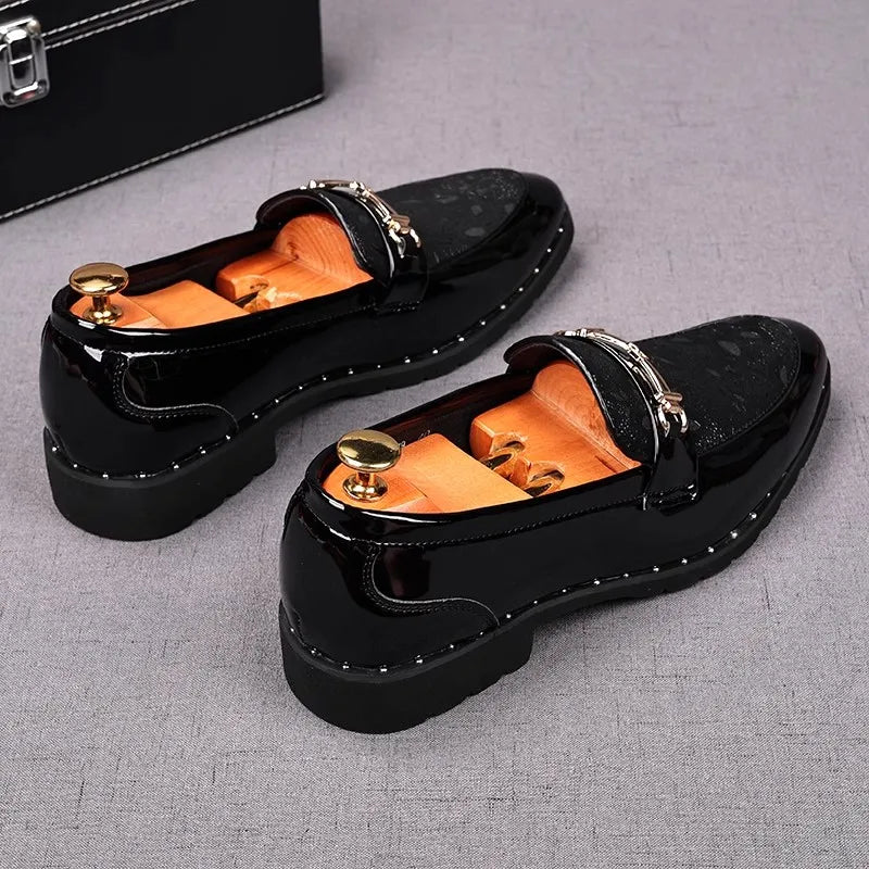Men’s Black Carved Design Leather Loafers