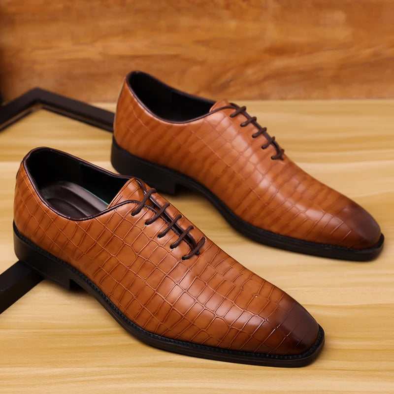 Men’s Carved Lace-up Leather Shoes