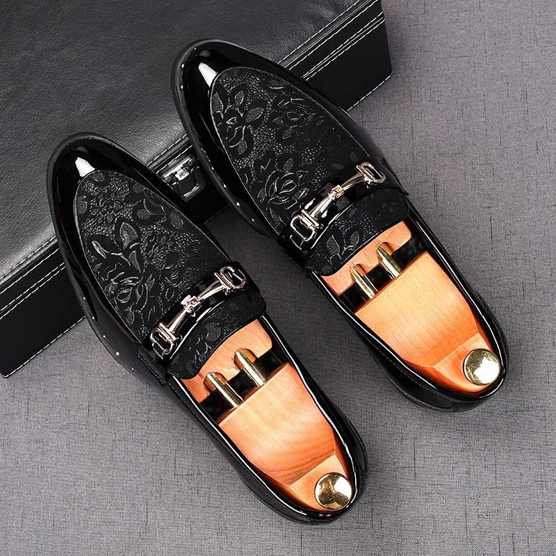 Men’s Black Carved Design Leather Loafers
